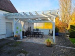 Freisitz - Geisenfeld! Wohnhaus mit Holzkamin, Freisitz, Nebengebäude, 2 Garagen, Keller und großem Garten!