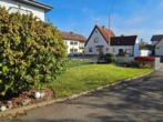 Garten - Geisenfeld! Wohnhaus mit Holzkamin, Freisitz, Nebengebäude, 2 Garagen, Keller und großem Garten!
