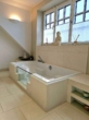 Badewanne im Bad - Scheyern! Einfamilienhaus mit Einbauküche, Sauna, Holzkamin, FBH, Belüftungsanlage und Doppelgarage!