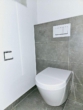 Toilette - Bad Souterrain - 4-ZKB mit 101 m² Wohn-/Nutzfläche im Erdgeschoss (Hochparterre) und Souterrain! 2 Bäder! FBH/elektr. Rollläden/Videosprech./Carport + Stellplatz!