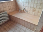 Badewanne im Bad - Feldkirchen! Doppelhaushälfte mit Garten, Einbauküche, Kachelofen, Keller, Schuppen und Garage!