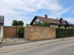Außenansicht Straße - Feldkirchen! Doppelhaushälfte mit Garten, Einbauküche, Kachelofen, Keller, Schuppen und Garage!