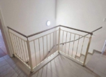 Treppe zum internen Keller2 - Pörnbach! 4-ZKB EG-Whg.+40 m² interner Keller, Einbaukü., Garten, elektr. Rollläd., FBH, 2 x Garage!