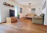 Wohnbereich - Pörnbach! 4-ZKB EG-Whg.+40 m² interner Keller, Einbaukü., Garten, elektr. Rollläd., FBH, 2 x Garage!