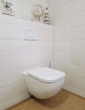 Toilette - Bad EG - Pörnbach! 4-ZKB EG-Whg.+40 m² interner Keller, Einbaukü., Garten, elektr. Rollläd., FBH, 2 x Garage!