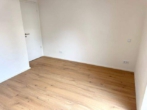 Schlafzimmer - PAF! Neubau! 2-ZKB EG-Whg. mit 11,06 m² Süd-/West-Terrasse, Garten, FBH, elekt. Rollläden., STP!