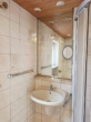 Bad - Wohnung EG - Pfaffenhofen! Zweifamilienhaus mit Wintergarten, PV-Anlage, großer Garage und Garten! Zentrale Lage!