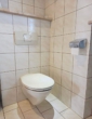 Bad - Wohnung EG - Pfaffenhofen! Zweifamilienhaus mit Wintergarten, PV-Anlage, großer Garage und Garten! Zentrale Lage!