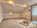 Schlafzimmer Dachgeschoss - Wolnzach! Wohnhaus mit zwei Wohneinheiten und großem Grundstück! Kachelofen/Wintergarten/Pool/Sauna!