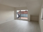 Kochen/Essen/Wohnen - Erstbezug! 3,5-Zimmer DG-Whg. in Hohenwart mit FBH, elektr. Rollläden, Garage und Außenstpl.