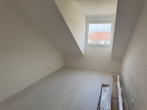 Schlafzimmer - Erstbezug! 3,5-Zimmer DG-Whg. in Hohenwart mit FBH, elektr. Rollläden, Garage und Außenstpl.