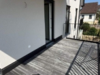 Balkon 1 - Geisenfeld! 3,5-ZKB OG-Whg. mit 2 Balkonen, Aufzug, FBH, elektr. Rollläd., Videospr. u. TG-Stellpl.!